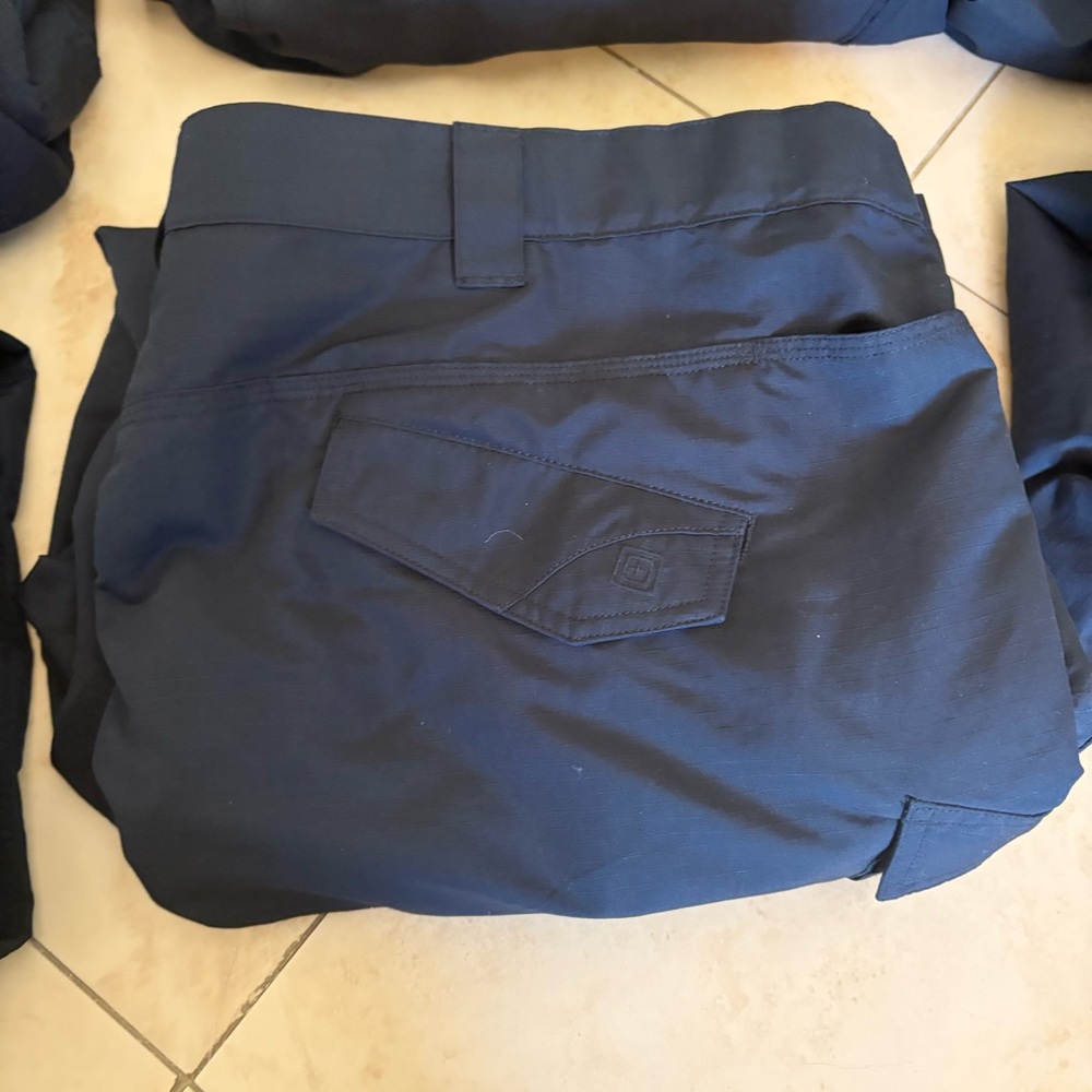 5.11 Tactical Size 50 LOT OF 6 mens Pants - Picture 6 of 15